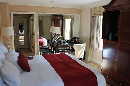 Renaissance Washington room